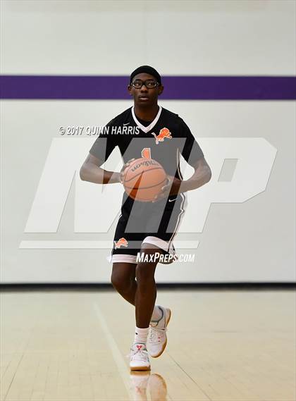 Thumbnail 2 in Evergreen Park vs. Leo (Bob Hambric Shootout) photogallery.