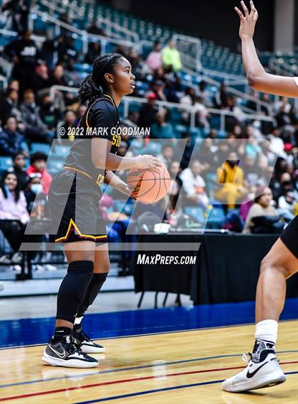 Thumbnail 3 in Pearland vs Summer Creek (UIL-6A Regional Final) photogallery.