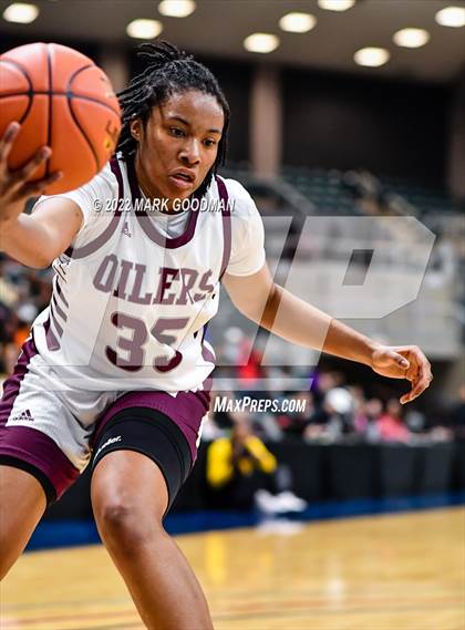 Thumbnail 1 in Pearland vs Summer Creek (UIL-6A Regional Final) photogallery.