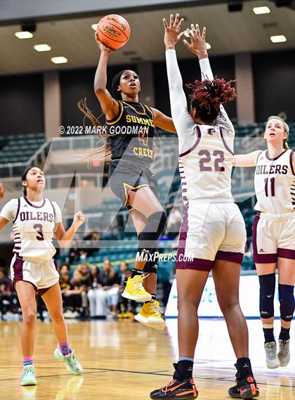 Thumbnail 2 in Pearland vs Summer Creek (UIL-6A Regional Final) photogallery.