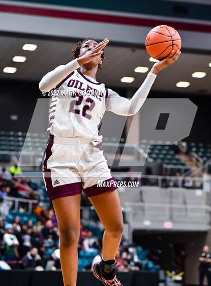 Thumbnail 1 in Pearland vs Summer Creek (UIL-6A Regional Final) photogallery.