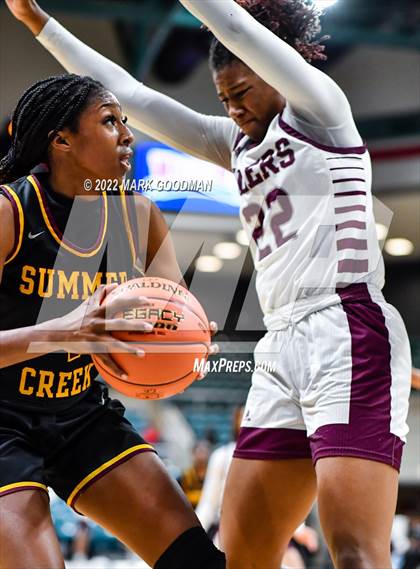 Thumbnail 2 in Pearland vs Summer Creek (UIL-6A Regional Final) photogallery.