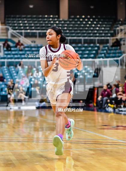 Thumbnail 3 in Pearland vs Summer Creek (UIL-6A Regional Final) photogallery.