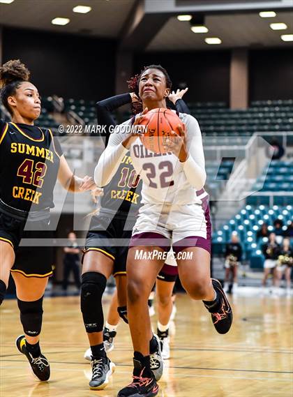 Thumbnail 3 in Pearland vs Summer Creek (UIL-6A Regional Final) photogallery.