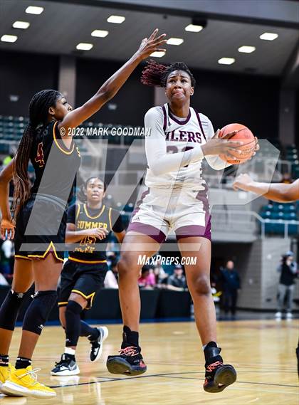 Thumbnail 3 in Pearland vs Summer Creek (UIL-6A Regional Final) photogallery.