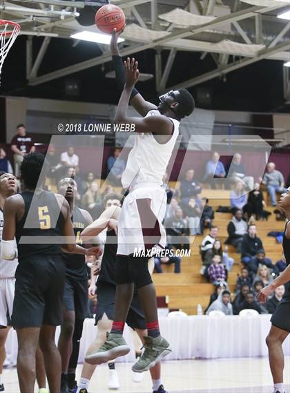 Thumbnail 3 in MacDuffie vs. CBD Montverde Academy (Spalding Hoophall Classic) photogallery.