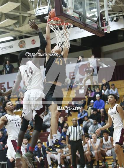 Thumbnail 2 in MacDuffie vs. CBD Montverde Academy (Spalding Hoophall Classic) photogallery.