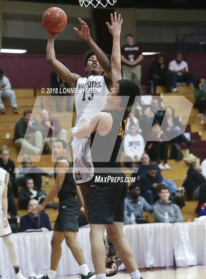 Thumbnail 2 in MacDuffie vs. CBD Montverde Academy (Spalding Hoophall Classic) photogallery.