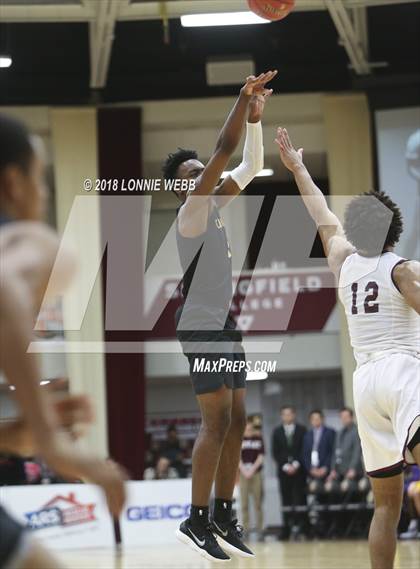 Thumbnail 2 in MacDuffie vs. CBD Montverde Academy (Spalding Hoophall Classic) photogallery.