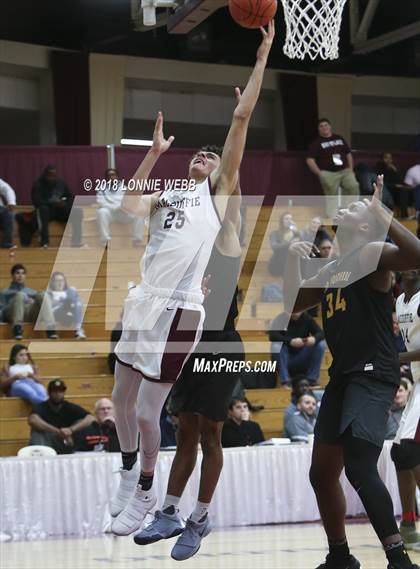 Thumbnail 1 in MacDuffie vs. CBD Montverde Academy (Spalding Hoophall Classic) photogallery.