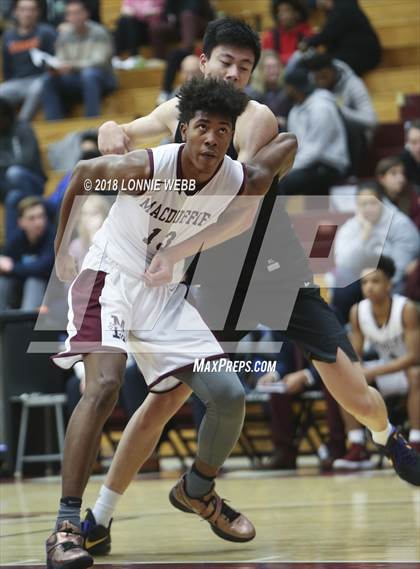Thumbnail 2 in MacDuffie vs. CBD Montverde Academy (Spalding Hoophall Classic) photogallery.