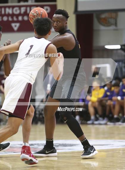 Thumbnail 2 in MacDuffie vs. CBD Montverde Academy (Spalding Hoophall Classic) photogallery.