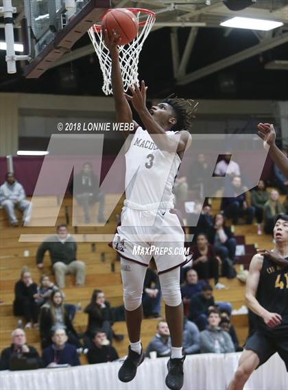 Thumbnail 3 in MacDuffie vs. CBD Montverde Academy (Spalding Hoophall Classic) photogallery.