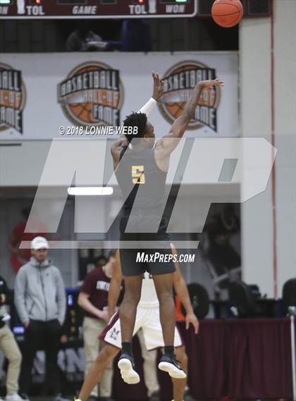 Thumbnail 1 in MacDuffie vs. CBD Montverde Academy (Spalding Hoophall Classic) photogallery.