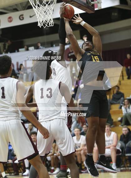 Thumbnail 3 in MacDuffie vs. CBD Montverde Academy (Spalding Hoophall Classic) photogallery.