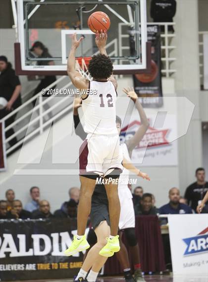 Thumbnail 3 in MacDuffie vs. CBD Montverde Academy (Spalding Hoophall Classic) photogallery.