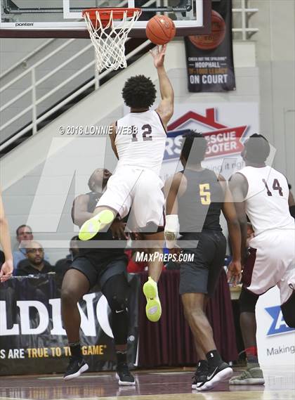 Thumbnail 3 in MacDuffie vs. CBD Montverde Academy (Spalding Hoophall Classic) photogallery.