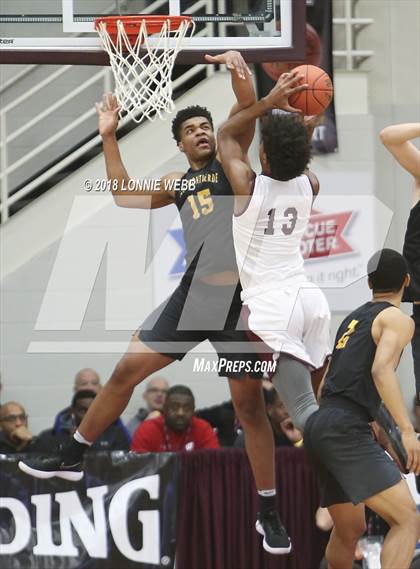 Thumbnail 3 in MacDuffie vs. CBD Montverde Academy (Spalding Hoophall Classic) photogallery.