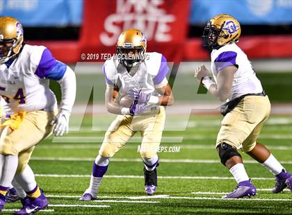 Thumbnail 3 in Osceola vs. Harding Academy (AAA 3A State Final) photogallery.