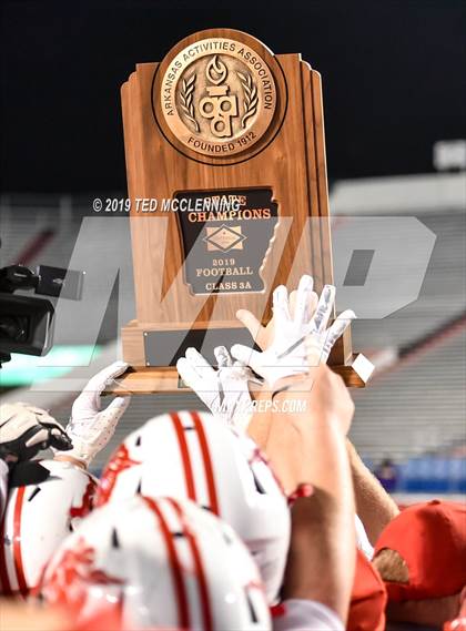 Thumbnail 1 in Osceola vs. Harding Academy (AAA 3A State Final) photogallery.