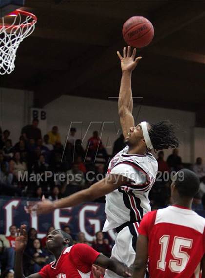 Thumbnail 2 in Salesian vs. St. Mary's photogallery.