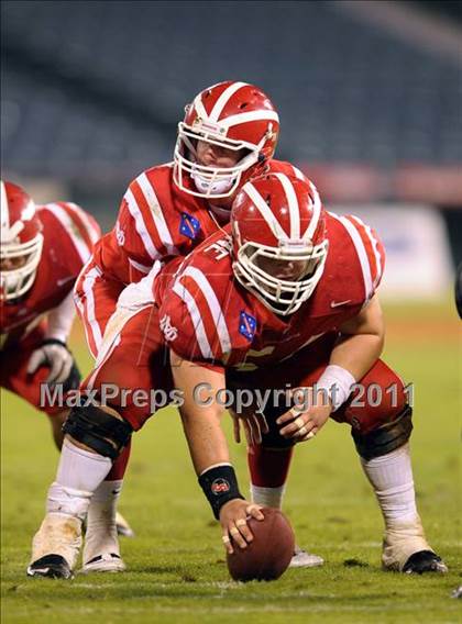 Thumbnail 2 in Mater Dei vs. Servite photogallery.