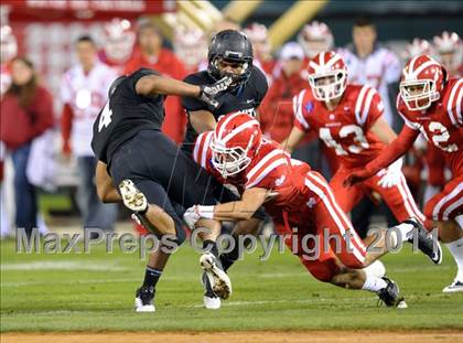 Thumbnail 3 in Mater Dei vs. Servite photogallery.