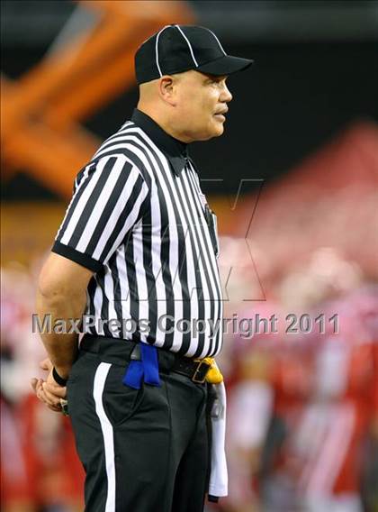 Thumbnail 1 in Mater Dei vs. Servite photogallery.