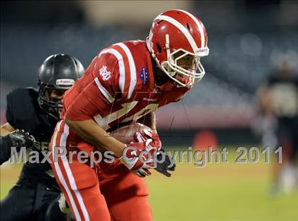 Thumbnail 1 in Mater Dei vs. Servite photogallery.
