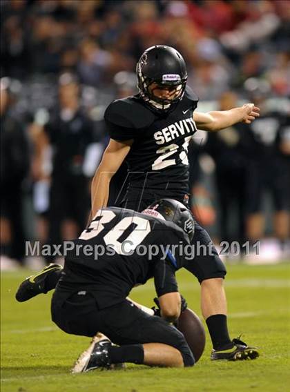 Thumbnail 3 in Mater Dei vs. Servite photogallery.