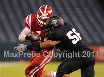 Thumbnail 1 in Mater Dei vs. Servite photogallery.