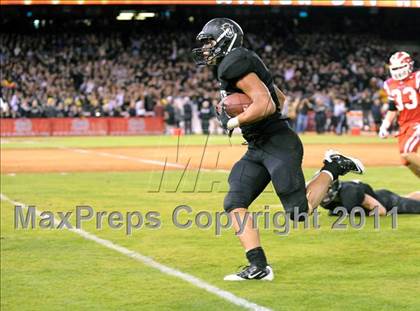 Thumbnail 2 in Mater Dei vs. Servite photogallery.