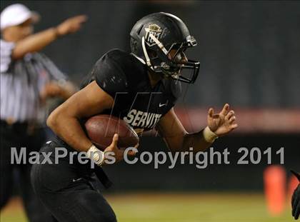 Thumbnail 1 in Mater Dei vs. Servite photogallery.