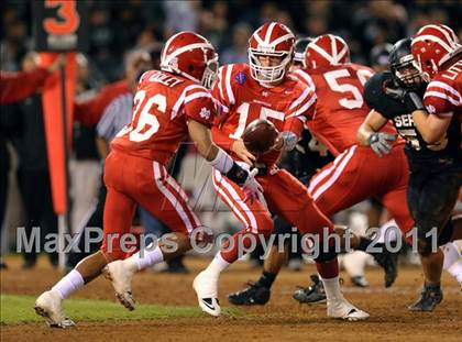Thumbnail 2 in Mater Dei vs. Servite photogallery.