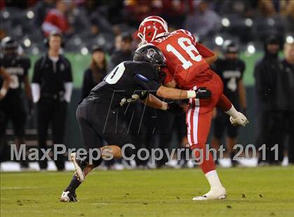 Thumbnail 3 in Mater Dei vs. Servite photogallery.