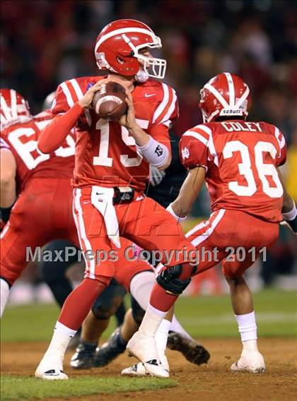 Thumbnail 1 in Mater Dei vs. Servite photogallery.