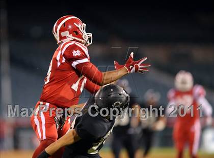 Thumbnail 1 in Mater Dei vs. Servite photogallery.