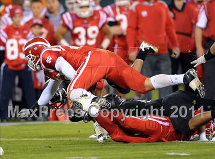 Thumbnail 3 in Mater Dei vs. Servite photogallery.