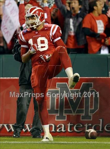 Thumbnail 3 in Mater Dei vs. Servite photogallery.