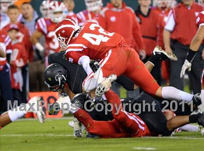 Thumbnail 2 in Mater Dei vs. Servite photogallery.