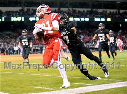Thumbnail 1 in Mater Dei vs. Servite photogallery.