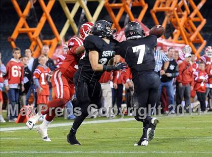 Thumbnail 1 in Mater Dei vs. Servite photogallery.