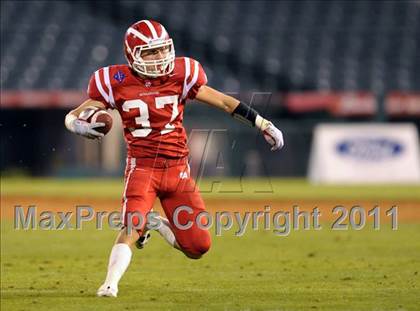 Thumbnail 2 in Mater Dei vs. Servite photogallery.