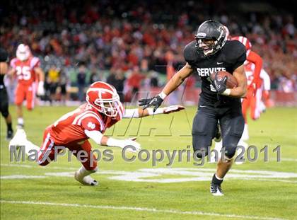 Thumbnail 1 in Mater Dei vs. Servite photogallery.