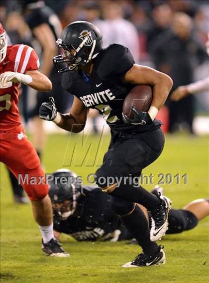 Thumbnail 2 in Mater Dei vs. Servite photogallery.