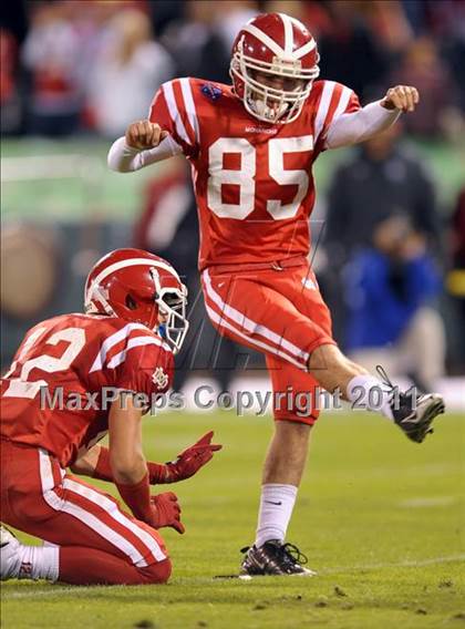 Thumbnail 3 in Mater Dei vs. Servite photogallery.