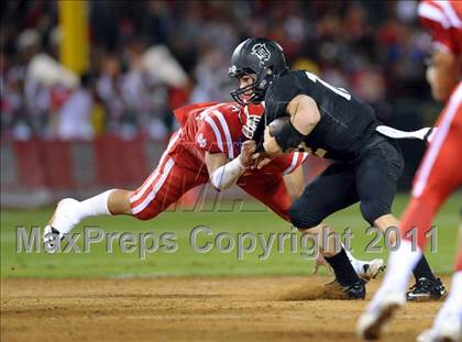 Thumbnail 3 in Mater Dei vs. Servite photogallery.