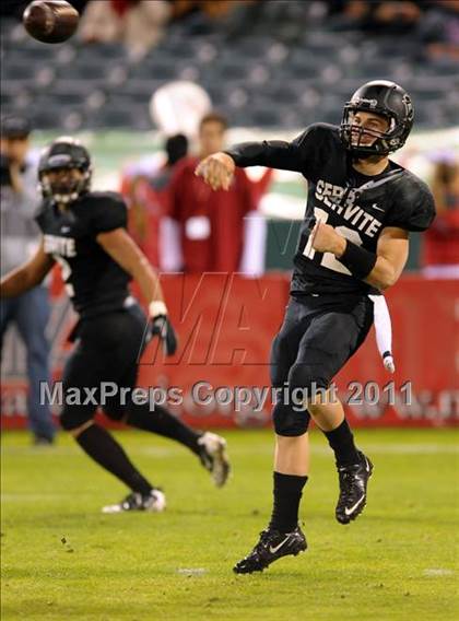 Thumbnail 2 in Mater Dei vs. Servite photogallery.