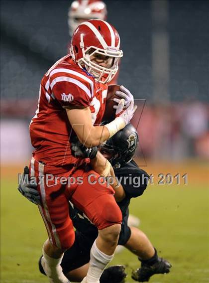 Thumbnail 1 in Mater Dei vs. Servite photogallery.