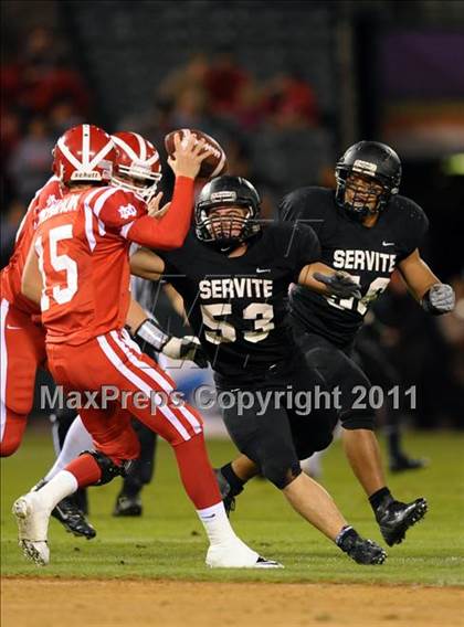 Thumbnail 1 in Mater Dei vs. Servite photogallery.